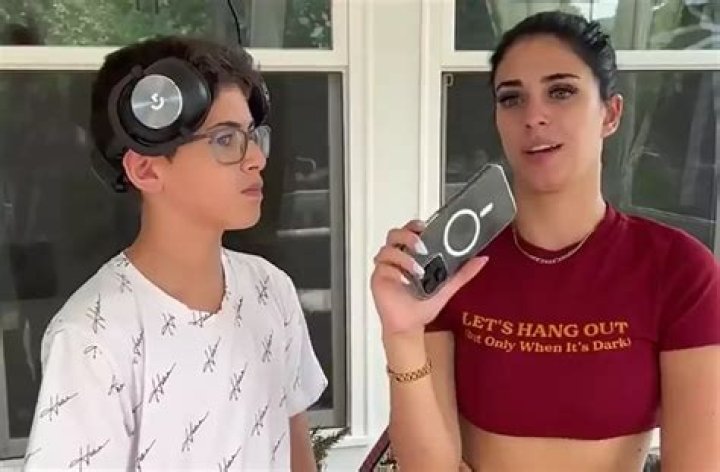 Camila Ara&uacute;jo: A Rising Star in the Entertainment World
