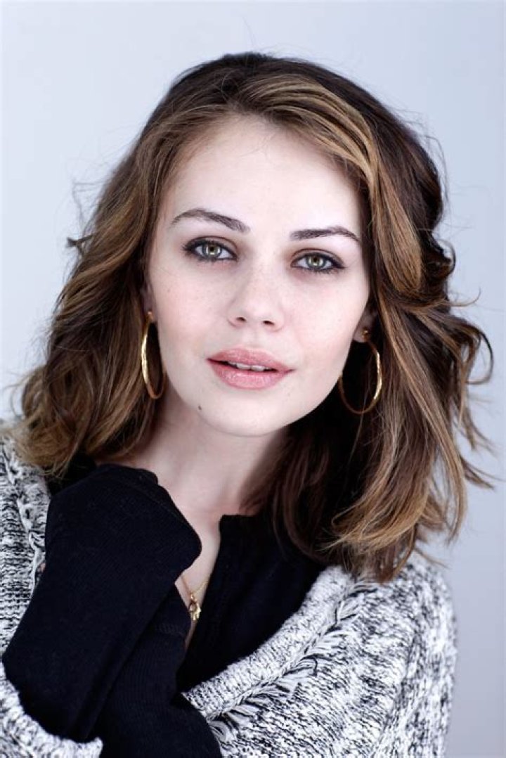 Exploring the Life of Alexis Dziena: A Journey Through Talent and Resilience