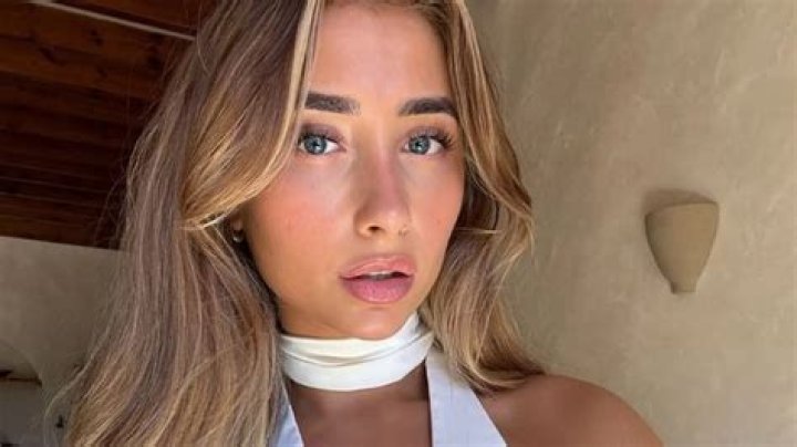 Lily Phillips Leaked 100: Understanding the Controversy, Facts, and Impact