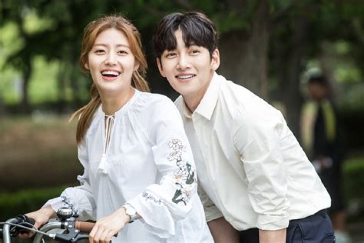 Unraveling the Mystery: Is Nam Ji Hyun Dating?